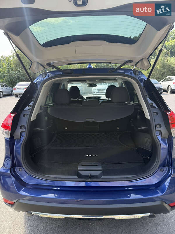 Позашляховик / Кросовер Nissan Rogue 2017 в Вінниці