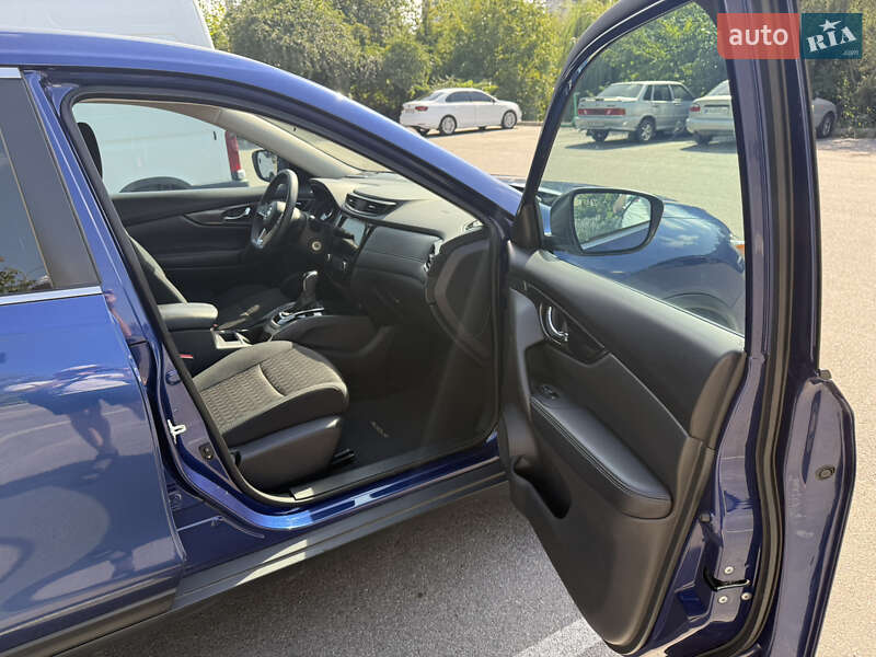 Позашляховик / Кросовер Nissan Rogue 2017 в Вінниці