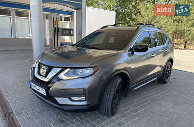 Внедорожник / Кроссовер Nissan Rogue 2017 в Николаеве