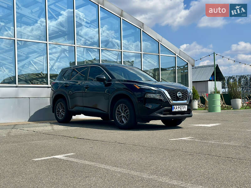 Внедорожник / Кроссовер Nissan Rogue 2021 в Киеве