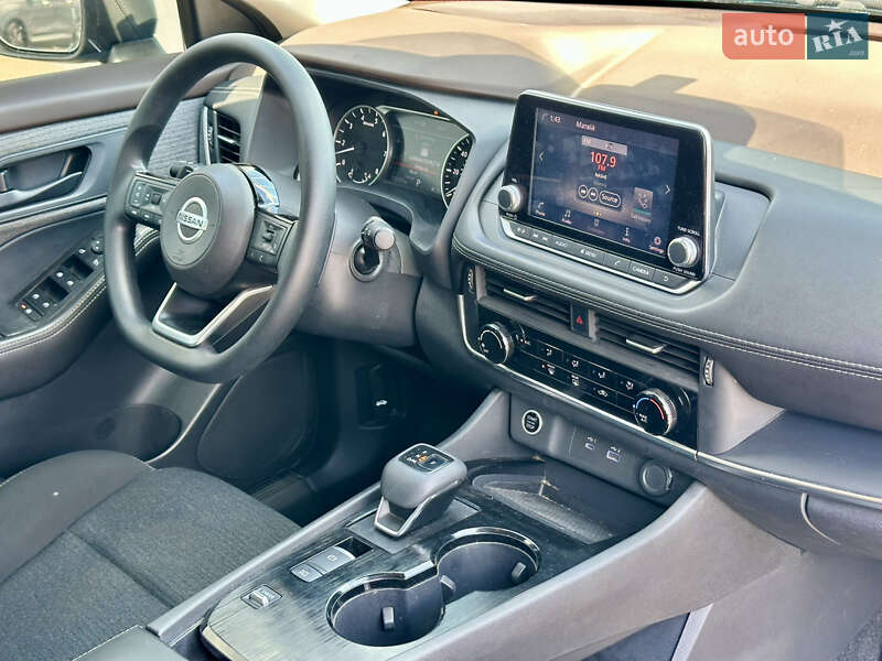 Внедорожник / Кроссовер Nissan Rogue 2021 в Киеве