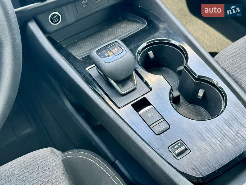 Внедорожник / Кроссовер Nissan Rogue 2021 в Киеве