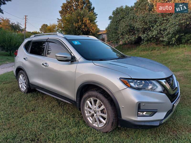 Внедорожник / Кроссовер Nissan Rogue 2018 в Харькове