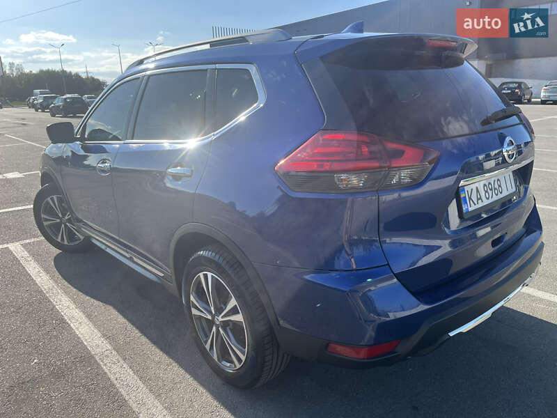 Внедорожник / Кроссовер Nissan Rogue 2017 в Ирпене
