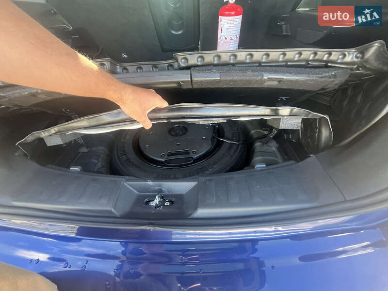 Внедорожник / Кроссовер Nissan Rogue 2017 в Ирпене