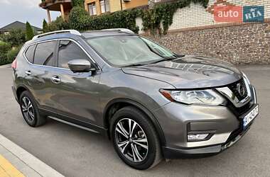 Позашляховик / Кросовер Nissan Rogue 2019 в 