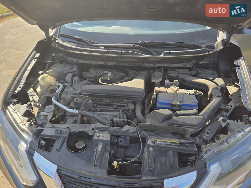 Внедорожник / Кроссовер Nissan Rogue 2016 в Полтаве