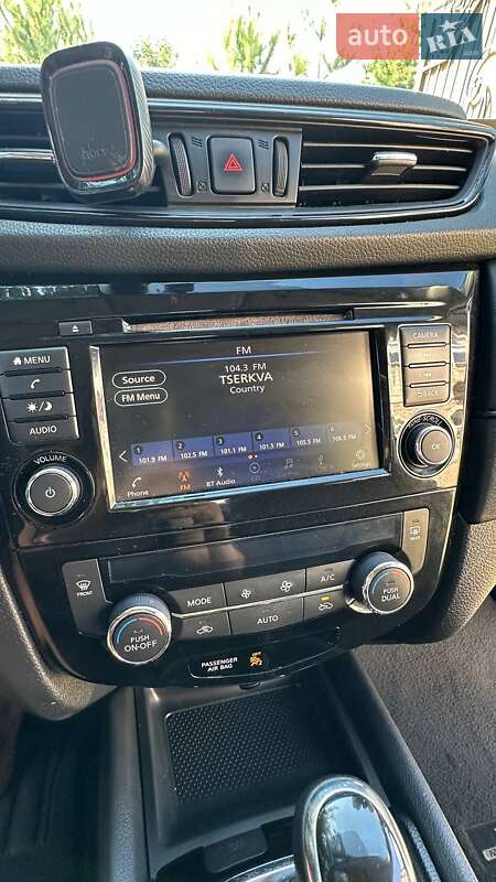 Позашляховик / Кросовер Nissan Rogue 2018 в Вишневому фото 22 Позашляховик / Кросовер Nissan Rogue 2018 в Вишневому