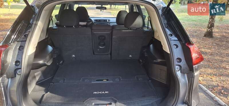 Позашляховик / Кросовер Nissan Rogue 2016 в Кривому Розі