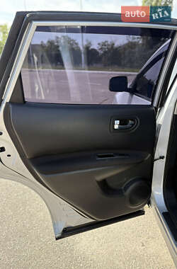 Внедорожник / Кроссовер Nissan Rogue 2014 в 