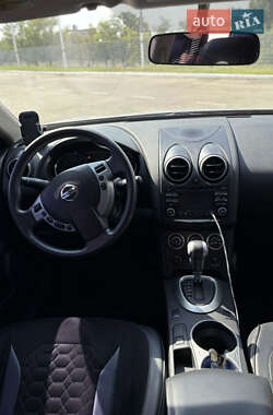 Внедорожник / Кроссовер Nissan Rogue 2014 в 
