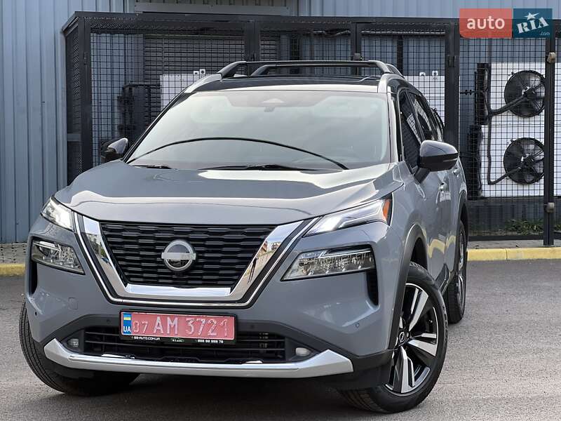 Внедорожник / Кроссовер Nissan Rogue 2023 в Ужгороде