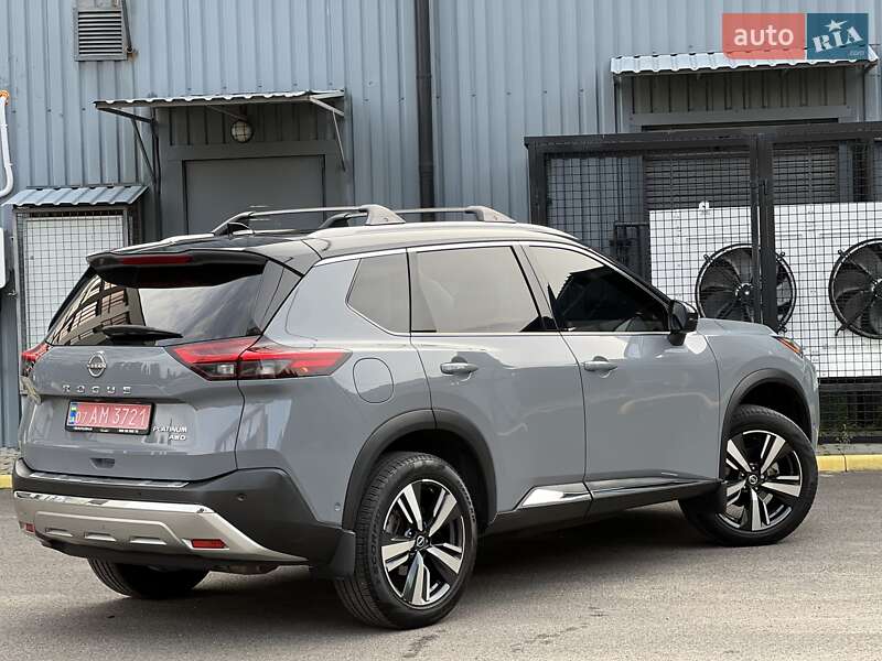 Внедорожник / Кроссовер Nissan Rogue 2023 в Ужгороде