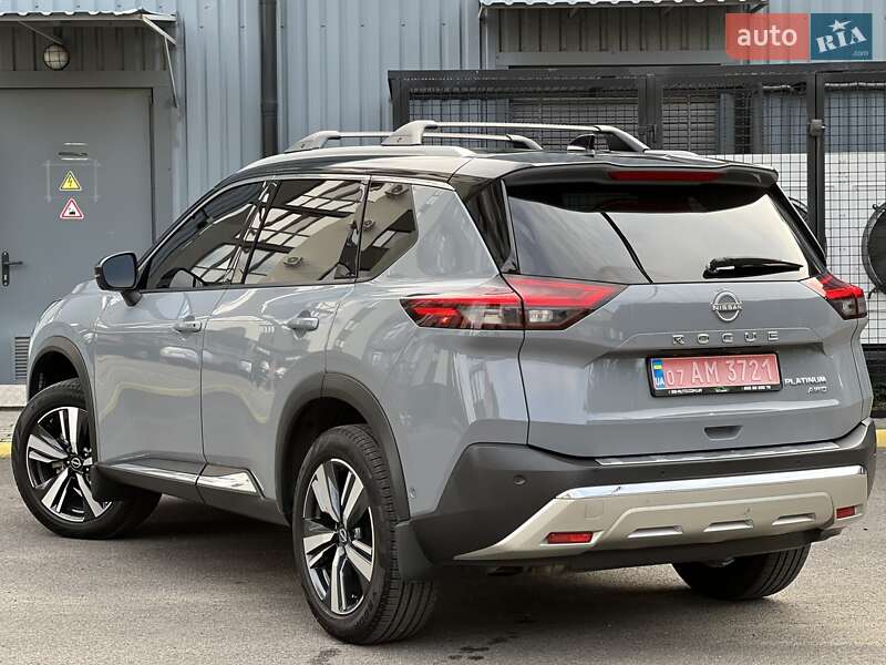 Внедорожник / Кроссовер Nissan Rogue 2023 в Ужгороде