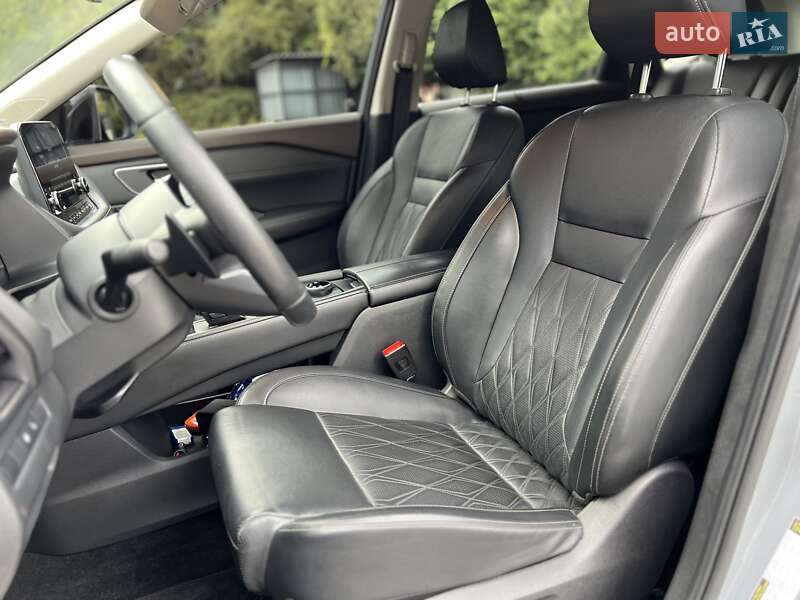 Внедорожник / Кроссовер Nissan Rogue 2023 в Ужгороде