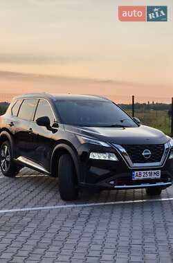 Внедорожник / Кроссовер Nissan Rogue 2021 в 