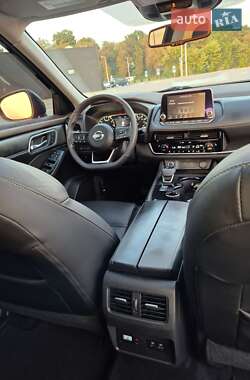 Внедорожник / Кроссовер Nissan Rogue 2021 в 
