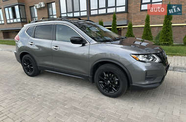 Внедорожник / Кроссовер Nissan Rogue 2018 в 