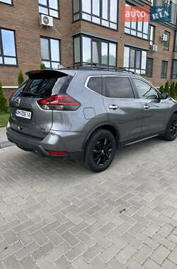 Внедорожник / Кроссовер Nissan Rogue 2018 в 