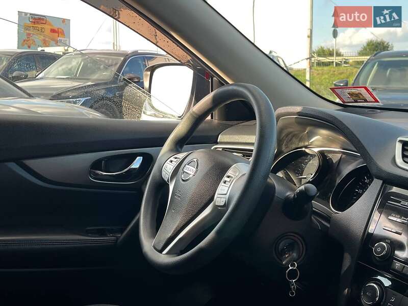 Внедорожник / Кроссовер Nissan Rogue 2015 в Львове