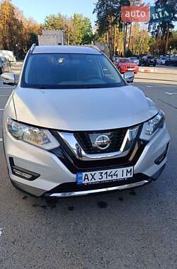 Внедорожник / Кроссовер Nissan Rogue 2017 в Харькове