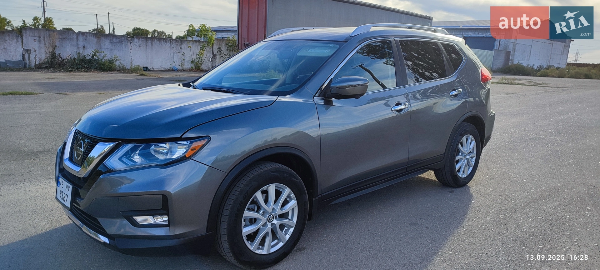 2017 Nissan Rogue - мініатюра 3