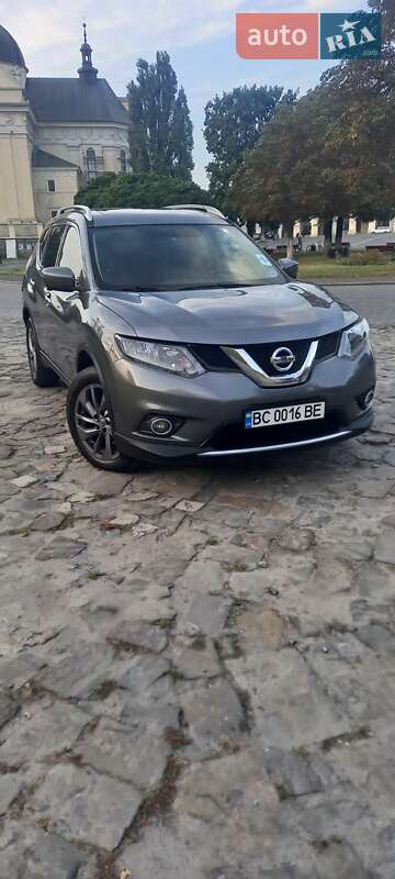 Позашляховик / Кросовер Nissan Rogue 2016 в Жовкві