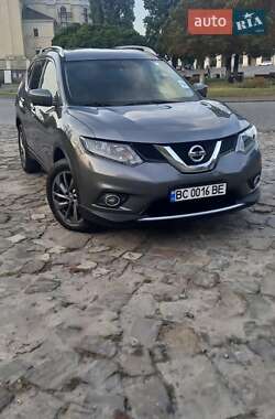 Внедорожник / Кроссовер Nissan Rogue 2016 в 