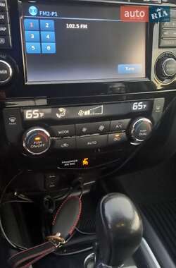 Внедорожник / Кроссовер Nissan Rogue 2016 в 