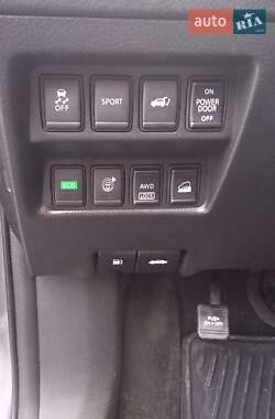 Внедорожник / Кроссовер Nissan Rogue 2016 в 