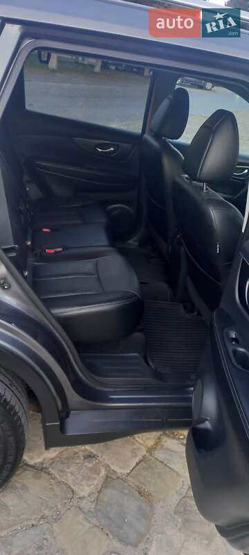 Позашляховик / Кросовер Nissan Rogue 2016 в Жовкві