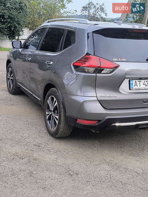 Позашляховик / Кросовер Nissan Rogue 2017 в Рогатині