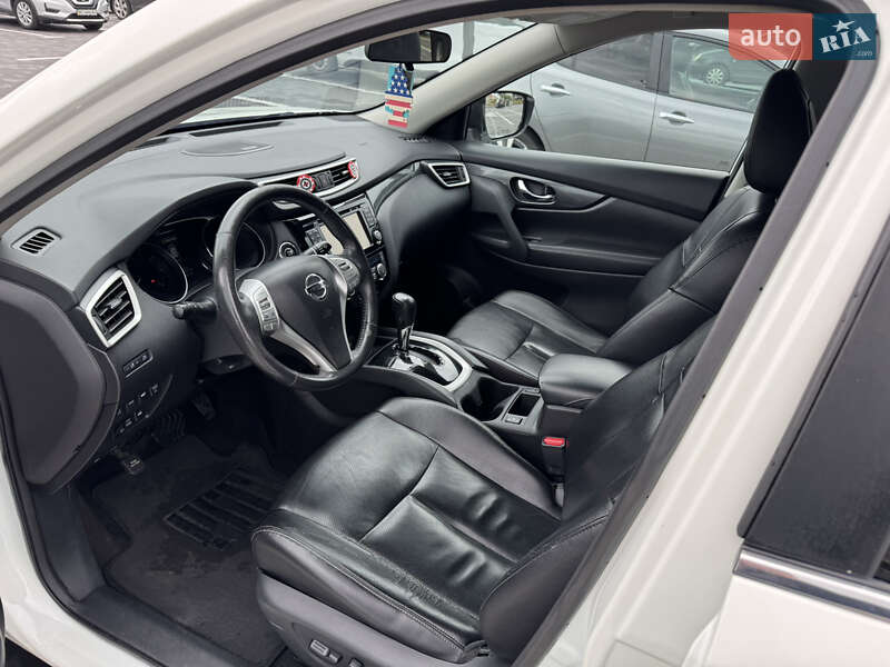 Внедорожник / Кроссовер Nissan Rogue 2015 в Луцке