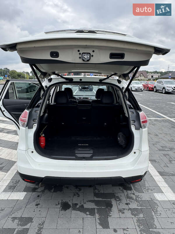 Внедорожник / Кроссовер Nissan Rogue 2015 в Луцке