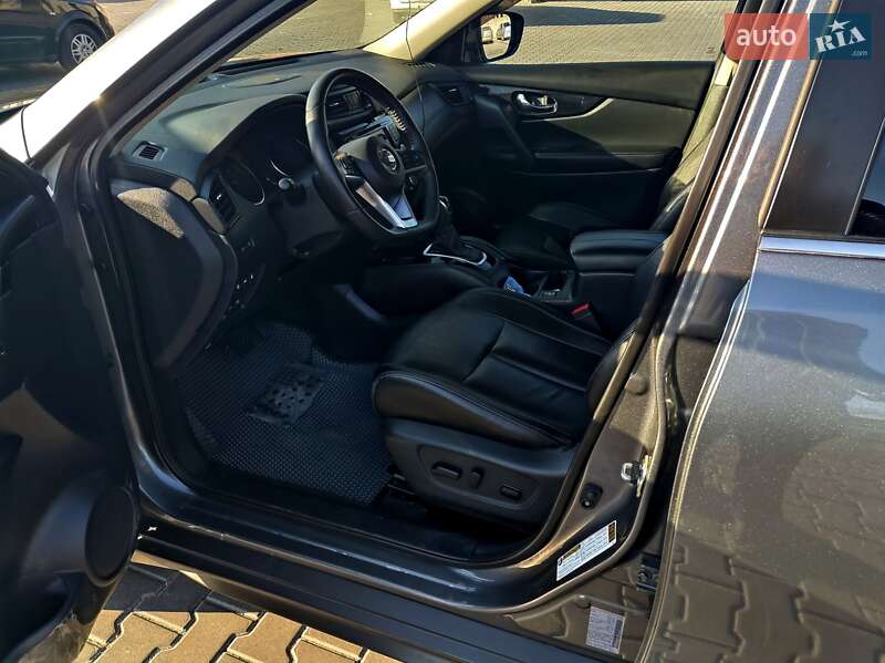 Позашляховик / Кросовер Nissan Rogue 2019 в Чернівцях