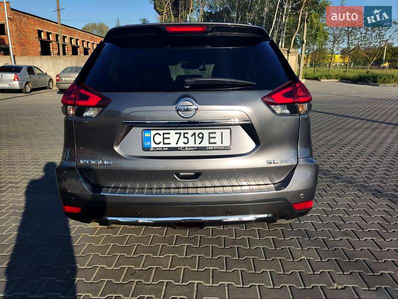 Позашляховик / Кросовер Nissan Rogue 2019 в Чернівцях