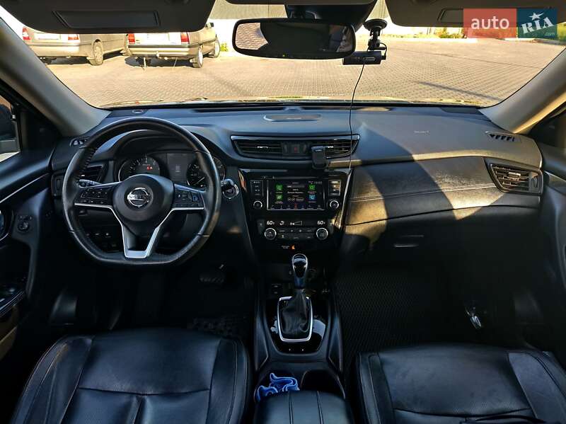 Позашляховик / Кросовер Nissan Rogue 2019 в Чернівцях