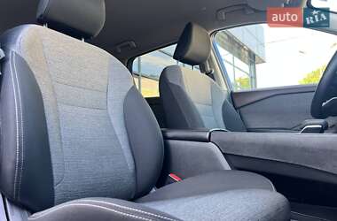 Внедорожник / Кроссовер Nissan Rogue 2023 в 