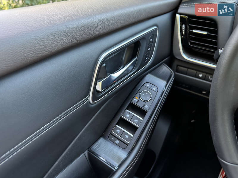 Позашляховик / Кросовер Nissan Rogue 2021 в Києві