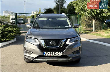 Внедорожник / Кроссовер Nissan Rogue 2018 в 