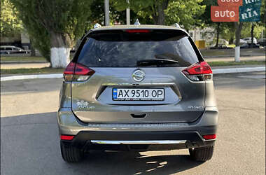 Внедорожник / Кроссовер Nissan Rogue 2018 в 