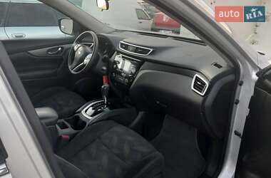 Внедорожник / Кроссовер Nissan Rogue 2015 в 
