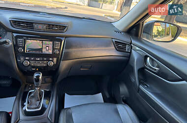 Внедорожник / Кроссовер Nissan Rogue 2019 в 