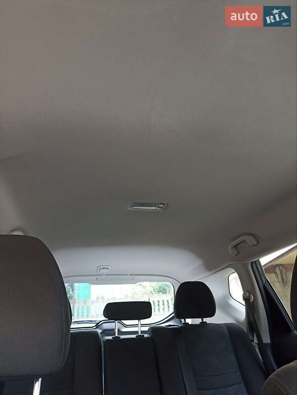 Позашляховик / Кросовер Nissan Rogue 2015 в Костопілі