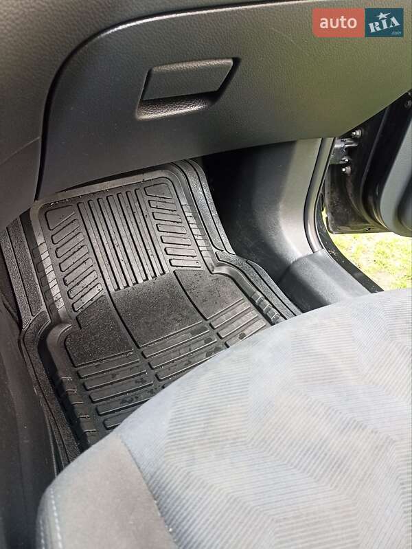 Позашляховик / Кросовер Nissan Rogue 2015 в Костопілі