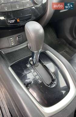 Внедорожник / Кроссовер Nissan Rogue 2015 в 
