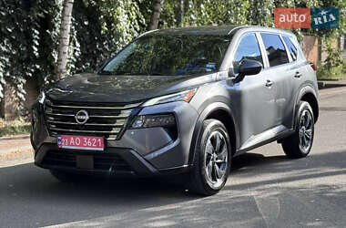 Внедорожник / Кроссовер Nissan Rogue 2024 в Киеве