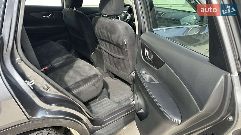 Позашляховик / Кросовер Nissan Rogue 2016 в Луцьку фото 15 Позашляховик / Кросовер Nissan Rogue 2016 в Луцьку