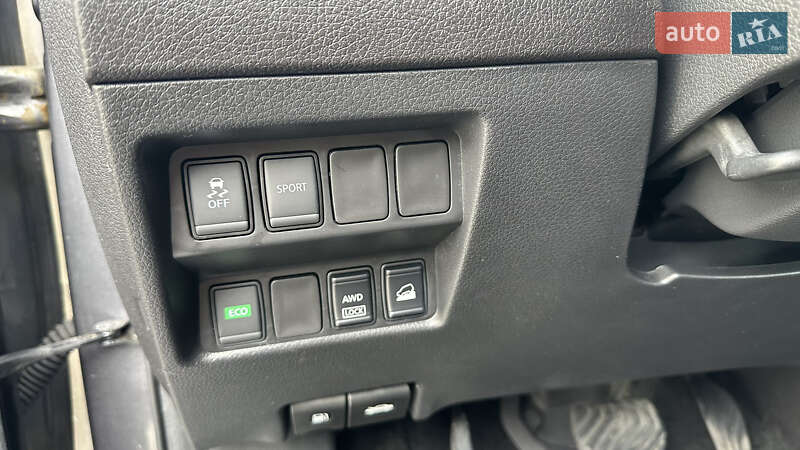 Позашляховик / Кросовер Nissan Rogue 2016 в Луцьку фото 18 Позашляховик / Кросовер Nissan Rogue 2016 в Луцьку