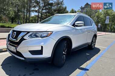 Внедорожник / Кроссовер Nissan Rogue 2016 в 